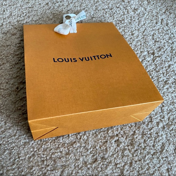 Louis Vuitton Small Gift Bag Pouch 9X7 - Picture 7 of 8